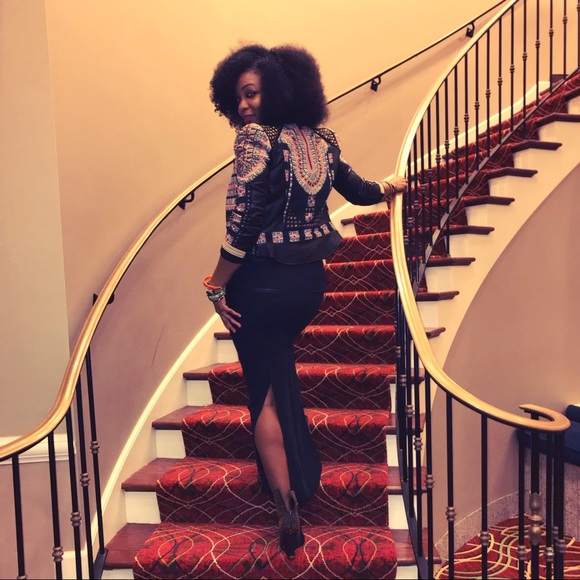 Meet your Posher, Elaine - Picture 5 of 8